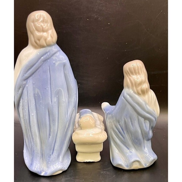 Vintage NATIVITY HOLY FAMILY Joseph,Mary,Baby Jesus Set in Blue and White Taiwan - Picture 5 of 6